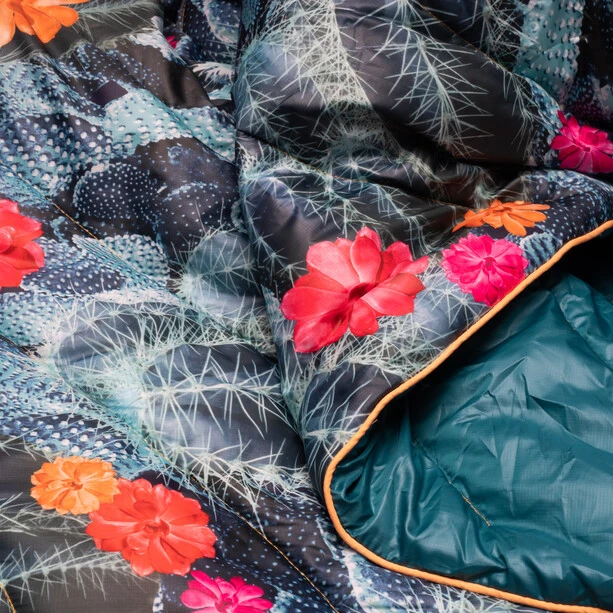 Rumpl Original Puffy Printed Blanket 1 Person cactus bloom 5 Rumpl Original Puffy Printed Blanket 1 Person cactus bloom - Image 3